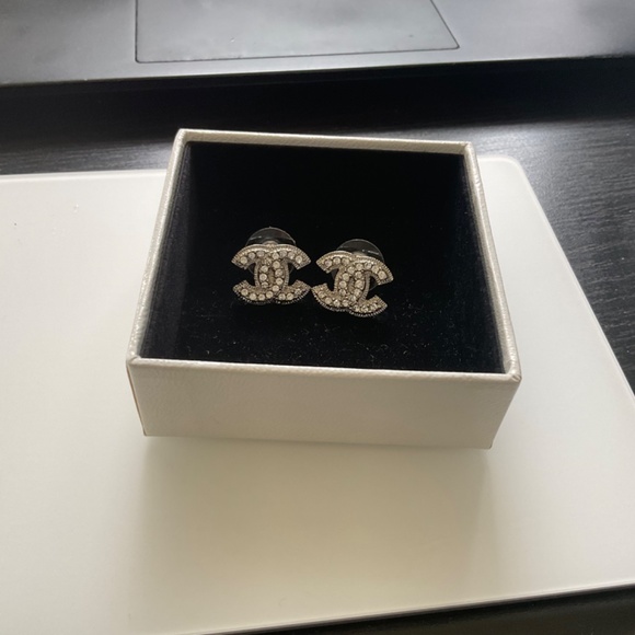 Chanel CC large crystal logo earrings RARE - Picture 2 of 7